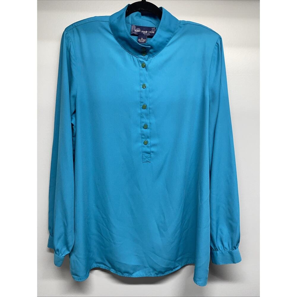 Susan Graver Style - Women’s Long Sleeve Blue Blouse/Green Buttons - Size XL